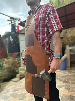 Hammer hanging in the side hammer loop